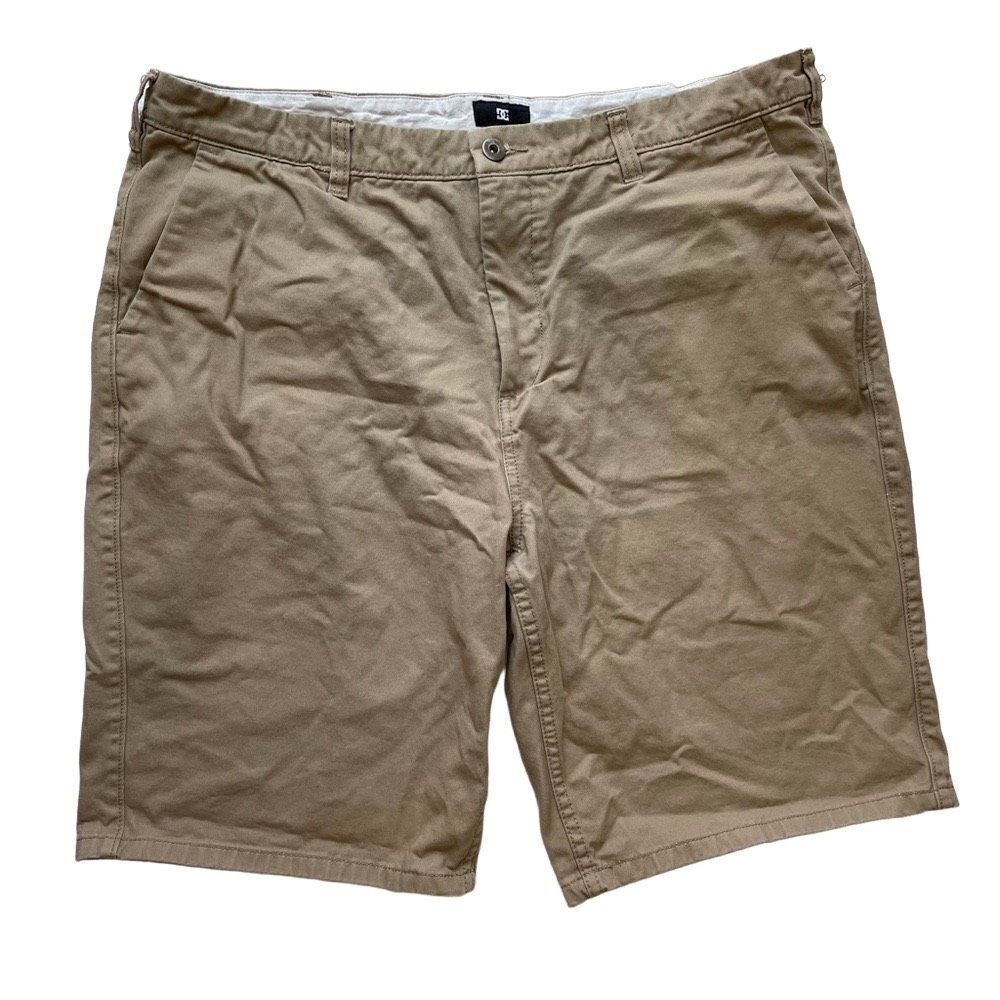 DC Cotton Flat Front Short - Men’s 36‎